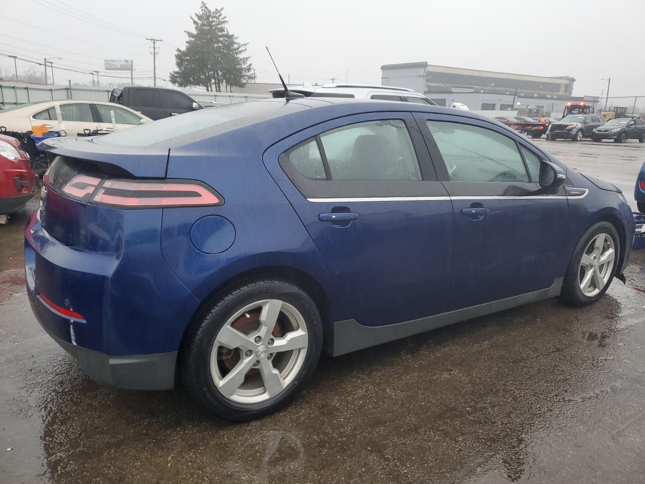 2013 Chevrolet Volt - Image 3