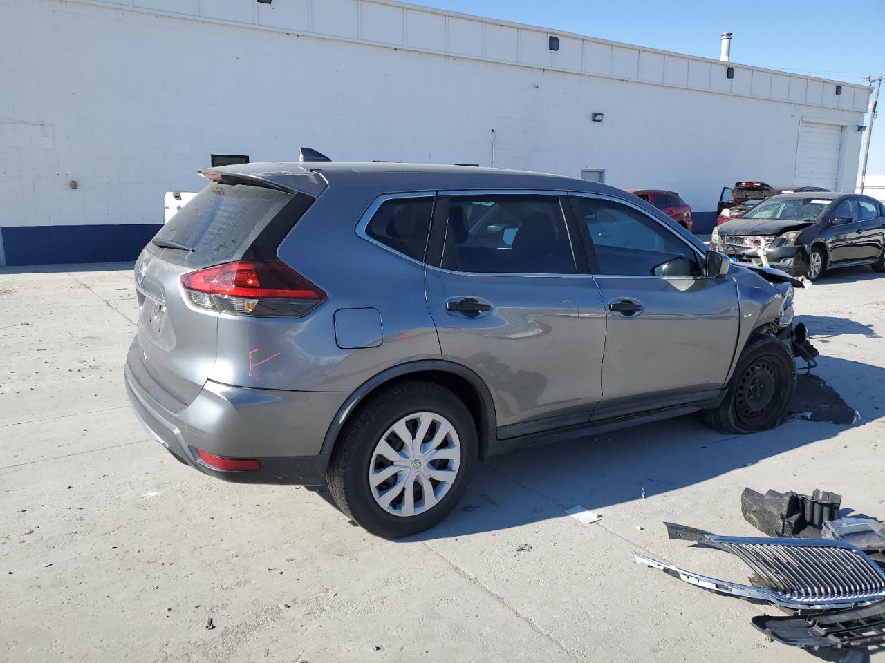 2018 Nissan Rogue - Image 3
