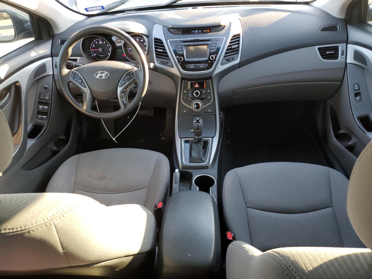 2014 Hyundai Elantra - Image 8