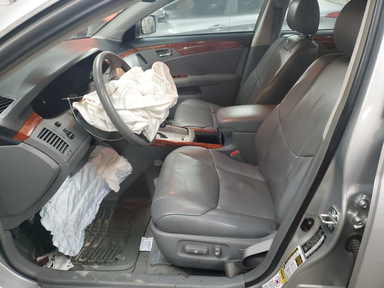 2007 Toyota Avalon - Image 7
