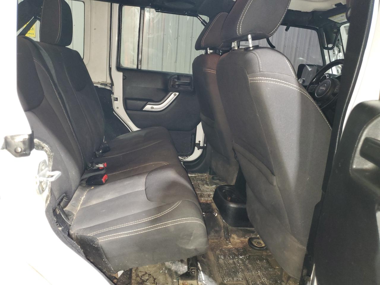 2013 Jeep Wrangler - Image 11