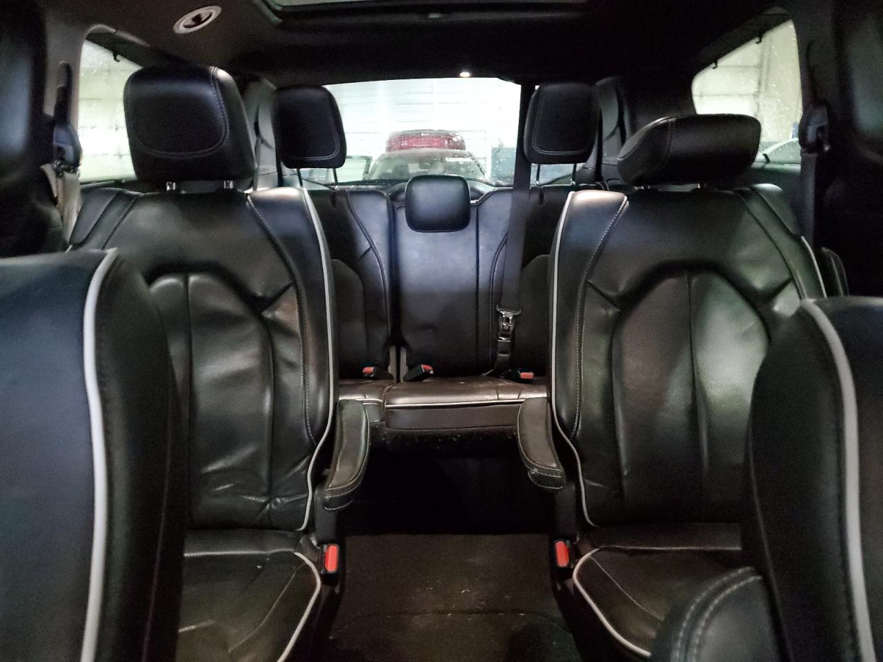 2019 Chrysler Pacifica - Image 10