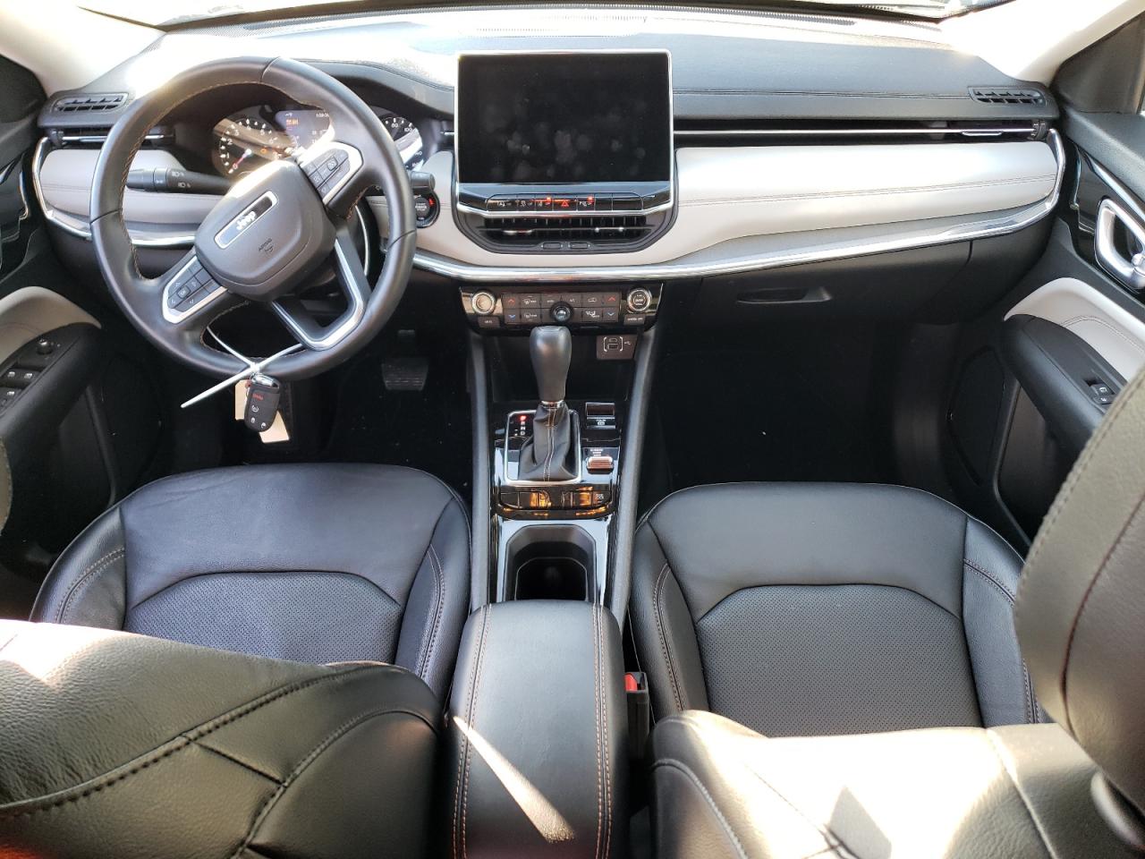 2022 Jeep Compass - Image 8