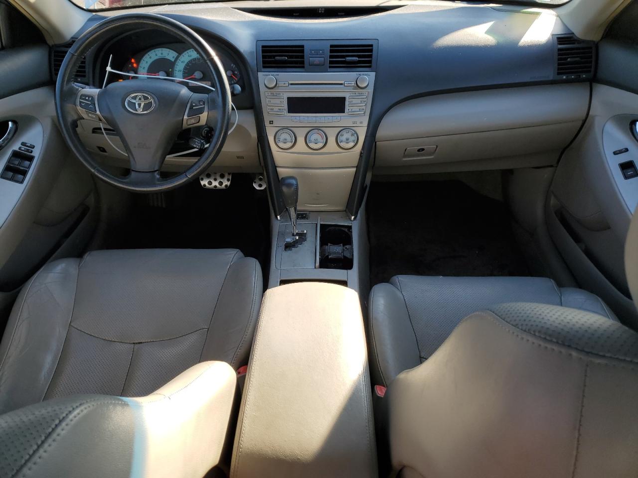 2011 Toyota Camry - Image 8
