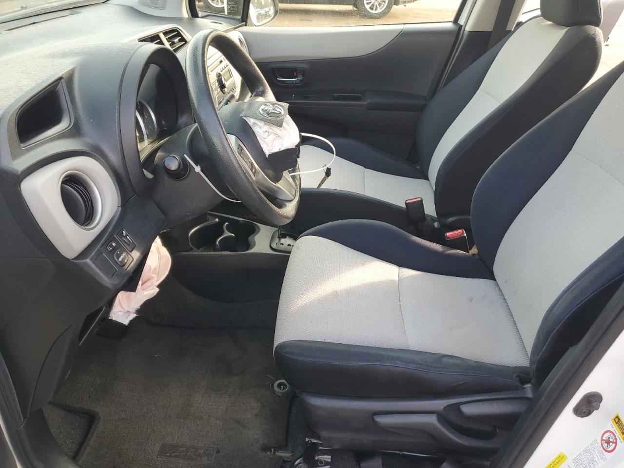 2013 Toyota Yaris - Image 7
