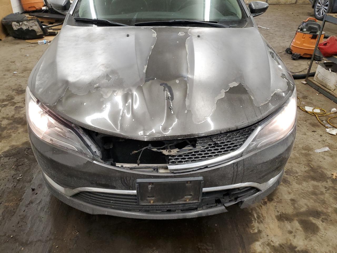 2016 Chrysler 200 - Image 11