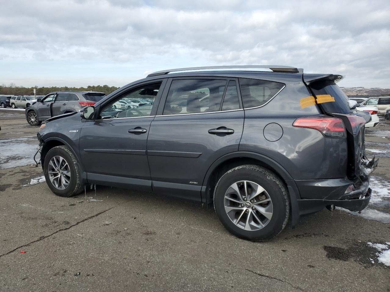2017 Toyota RAV 4 - Image 2