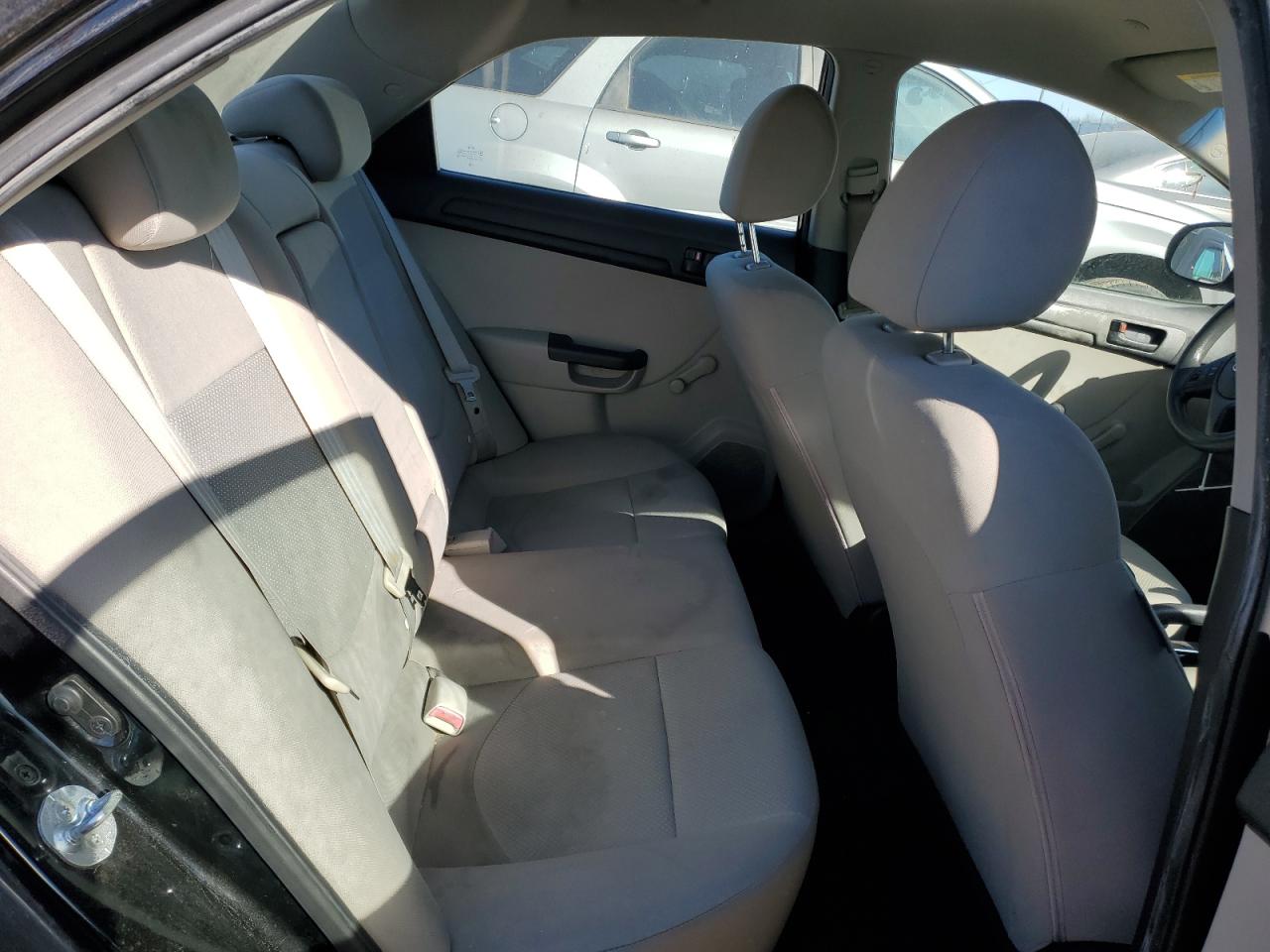 2011 Kia Forte - Image 10