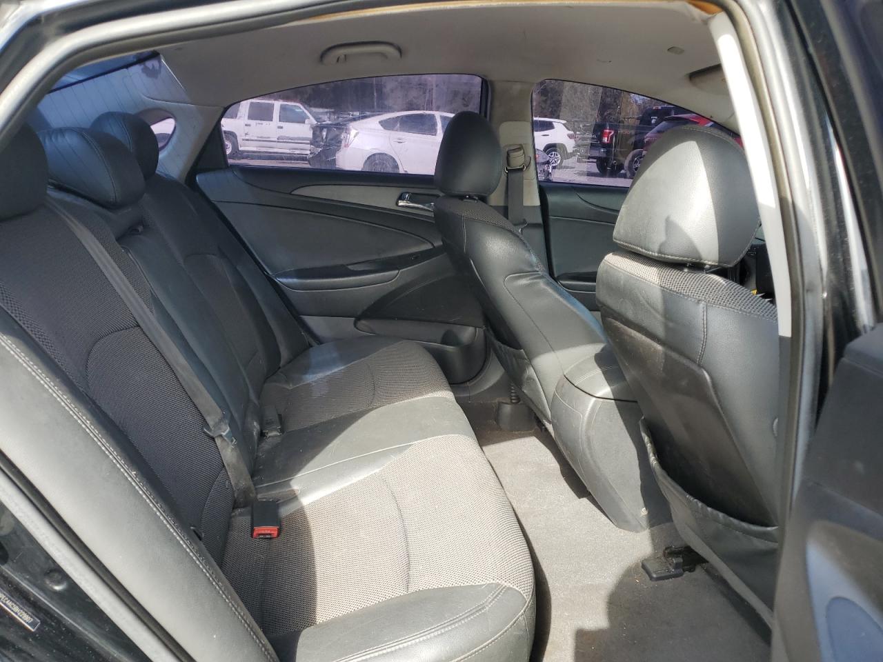 2011 Hyundai Sonata - Image 10