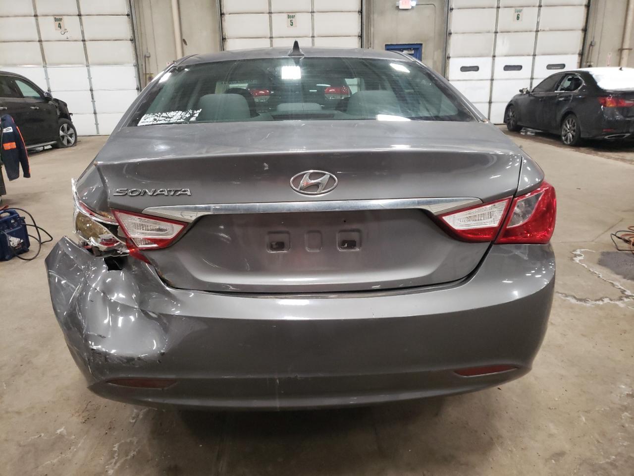 2011 Hyundai Sonata - Image 6