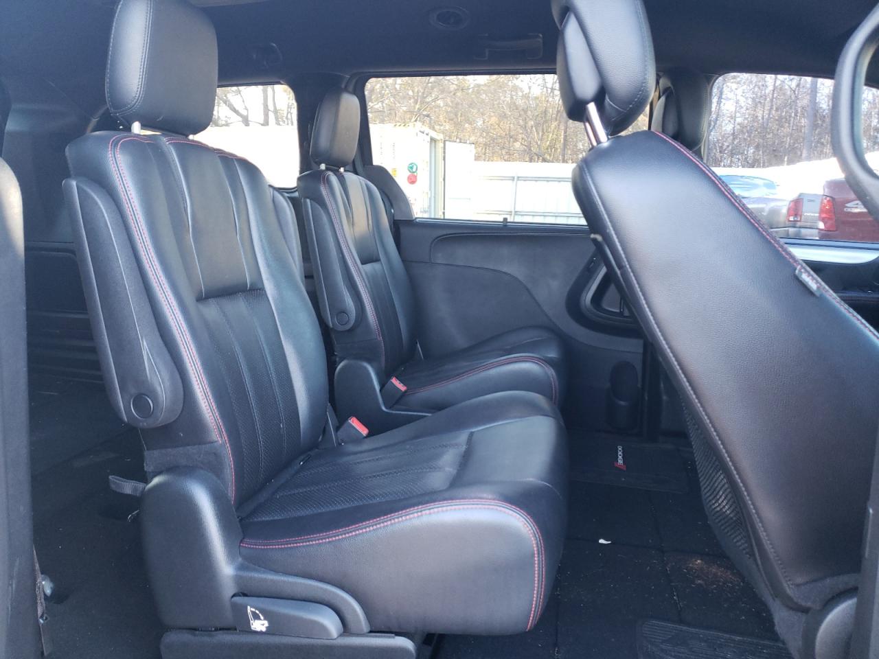 2018 Dodge Caravan - Image 11