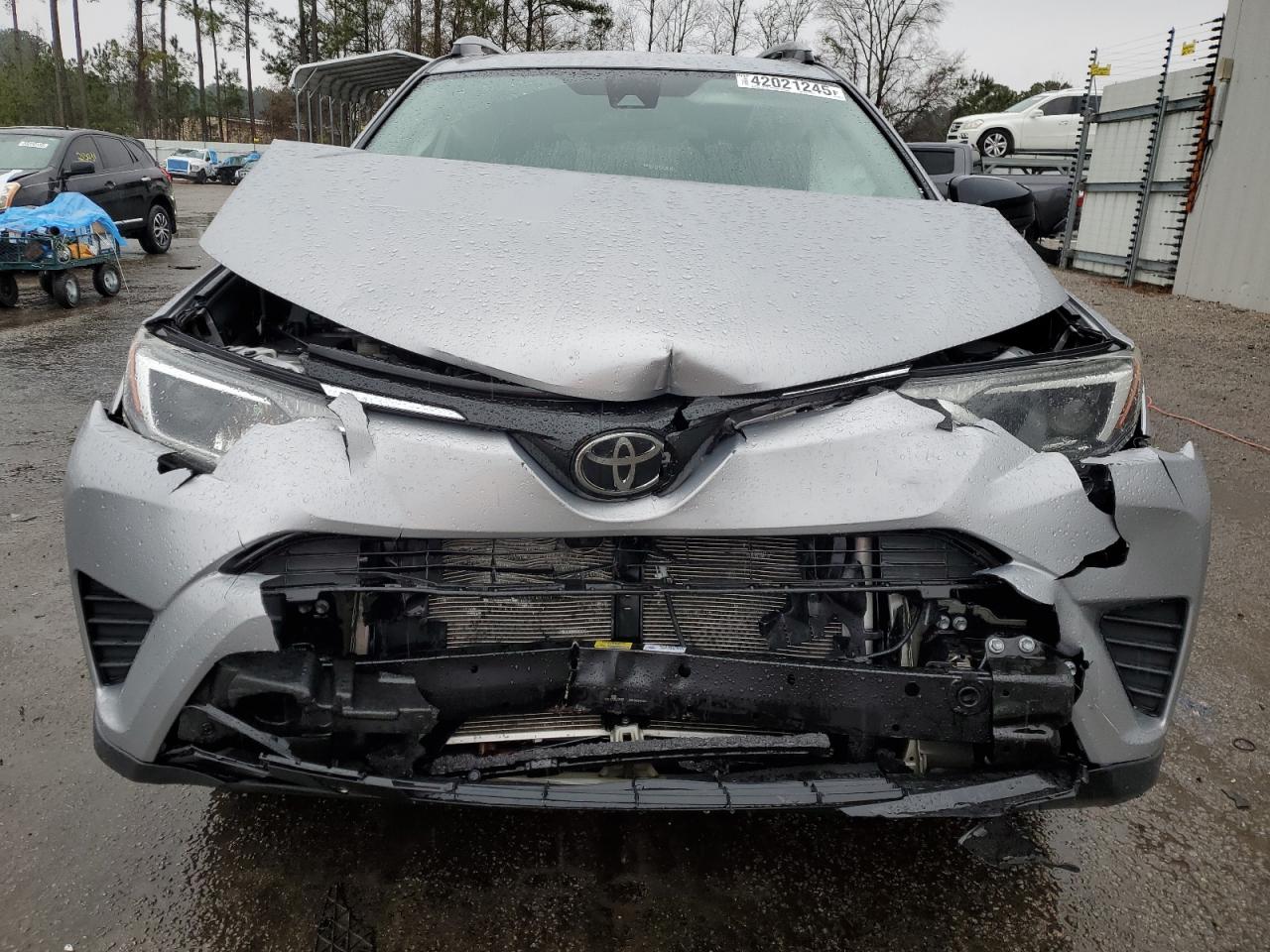 2017 Toyota RAV 4 - Image 5