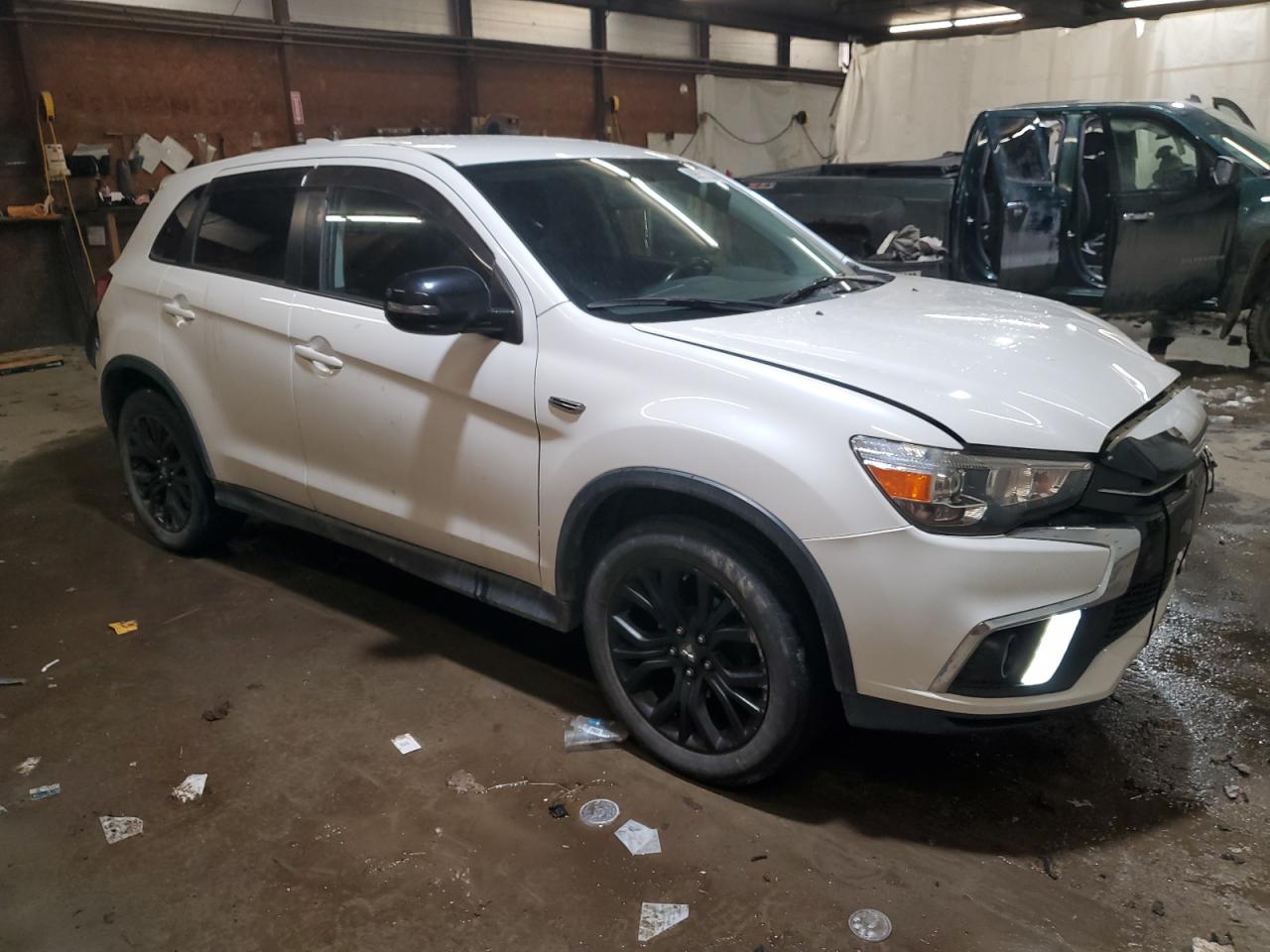 2018 Mitsubishi Outlander - Image 4