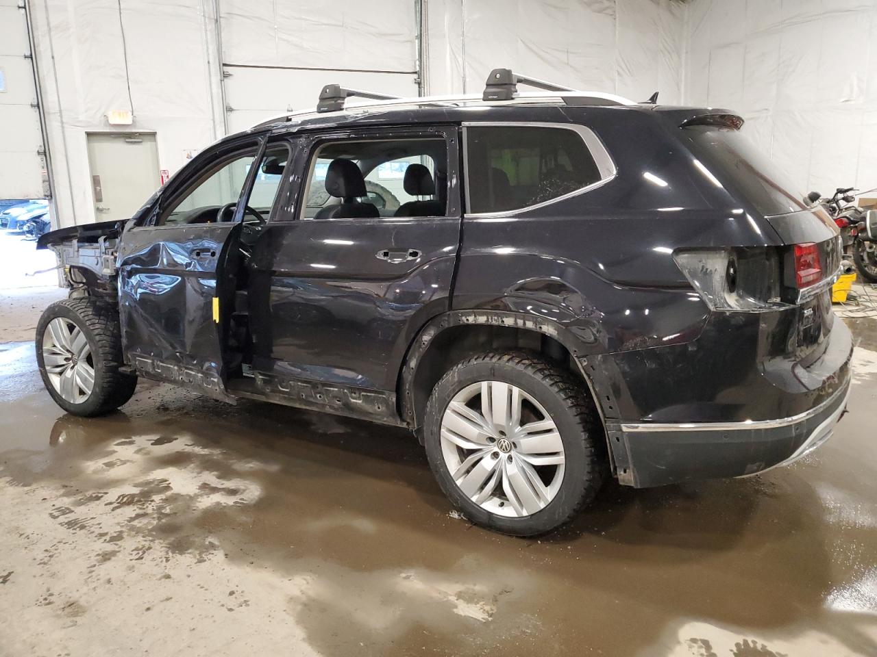 2018 Volkswagen Atlas - Image 2