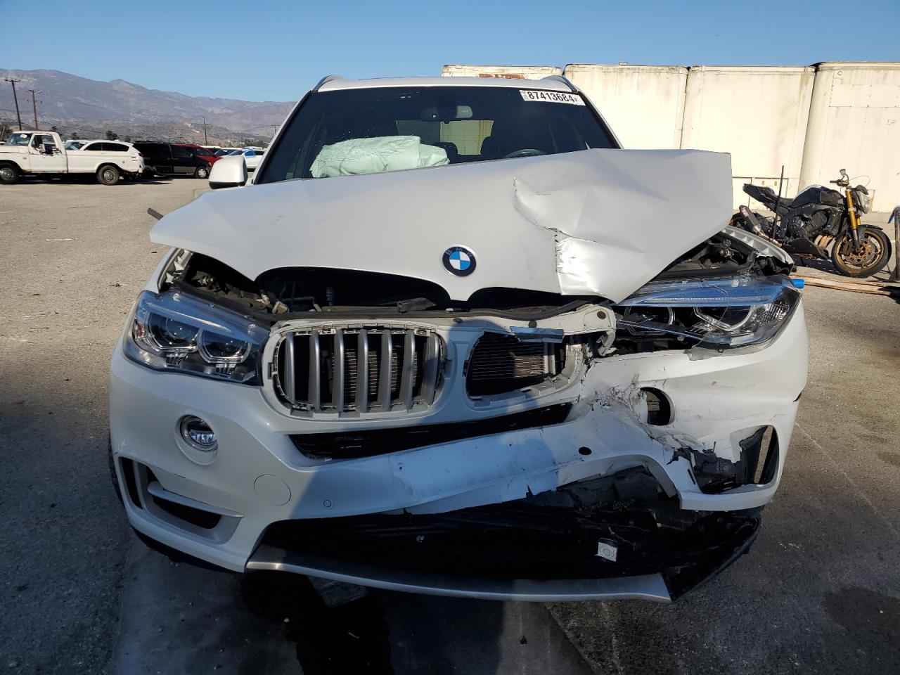 VIN 5UXKR0C51J0Y02319 2018 BMW X5 no.5