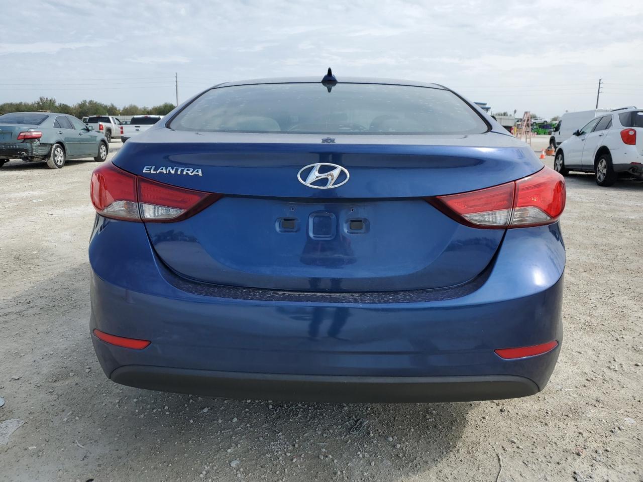2016 Hyundai Elantra - Image 6