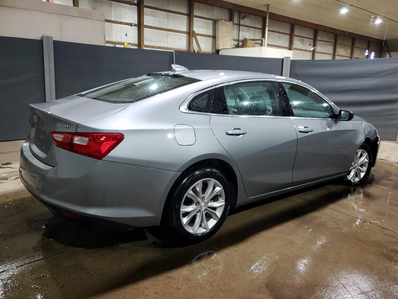 2023 Chevrolet Malibu - Image 3