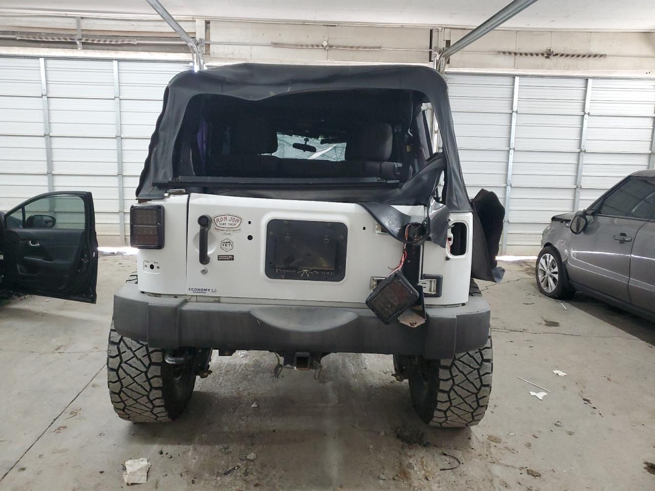 2015 Jeep Wrangler - Image 6