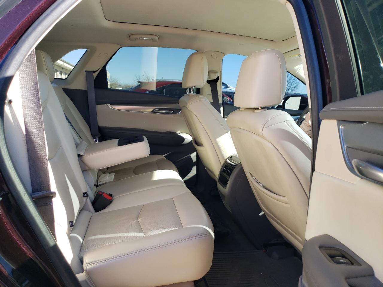 2018 Cadillac XT5 - Image 11
