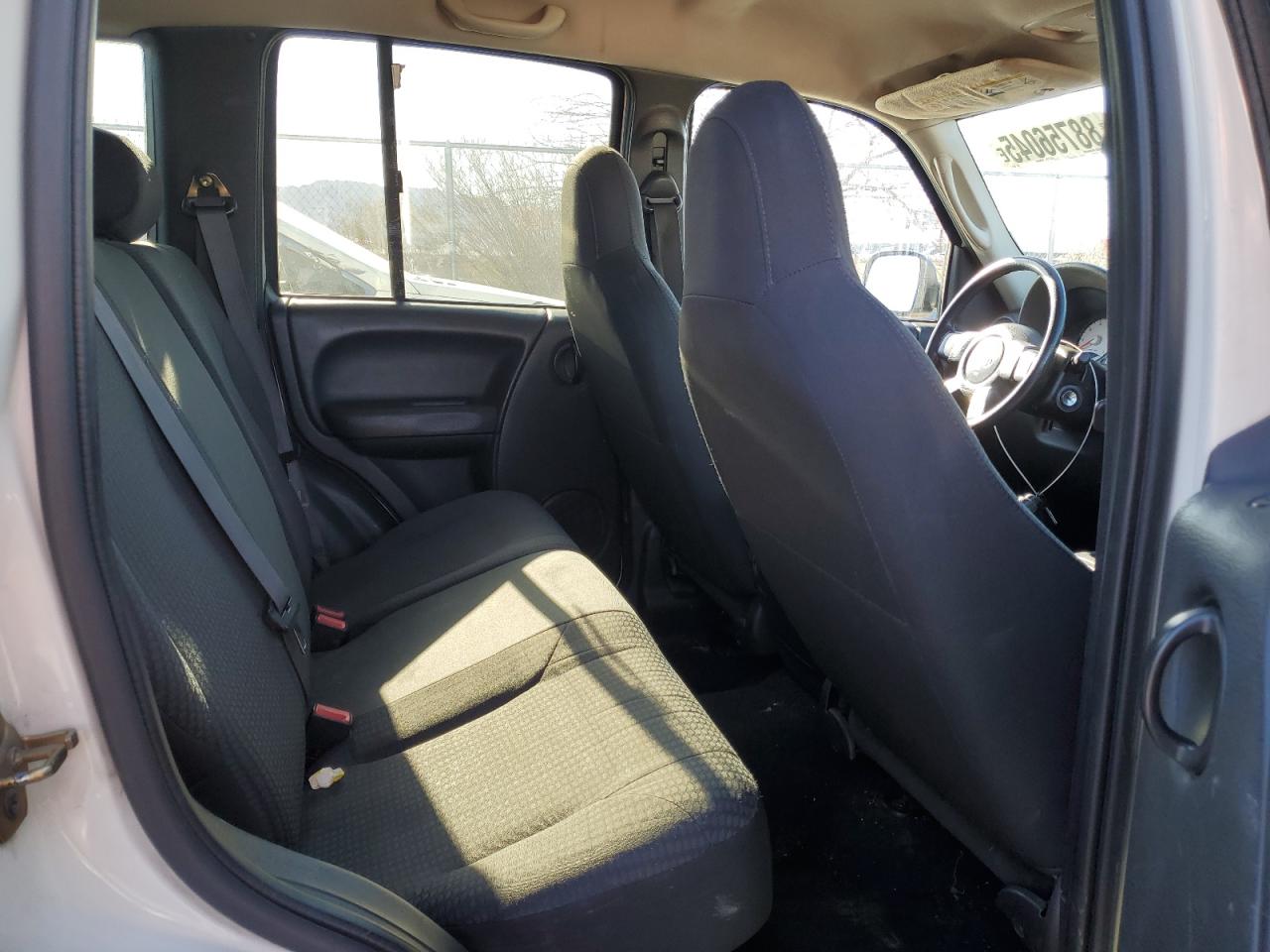 2003 Jeep Liberty (North America) - Image 11