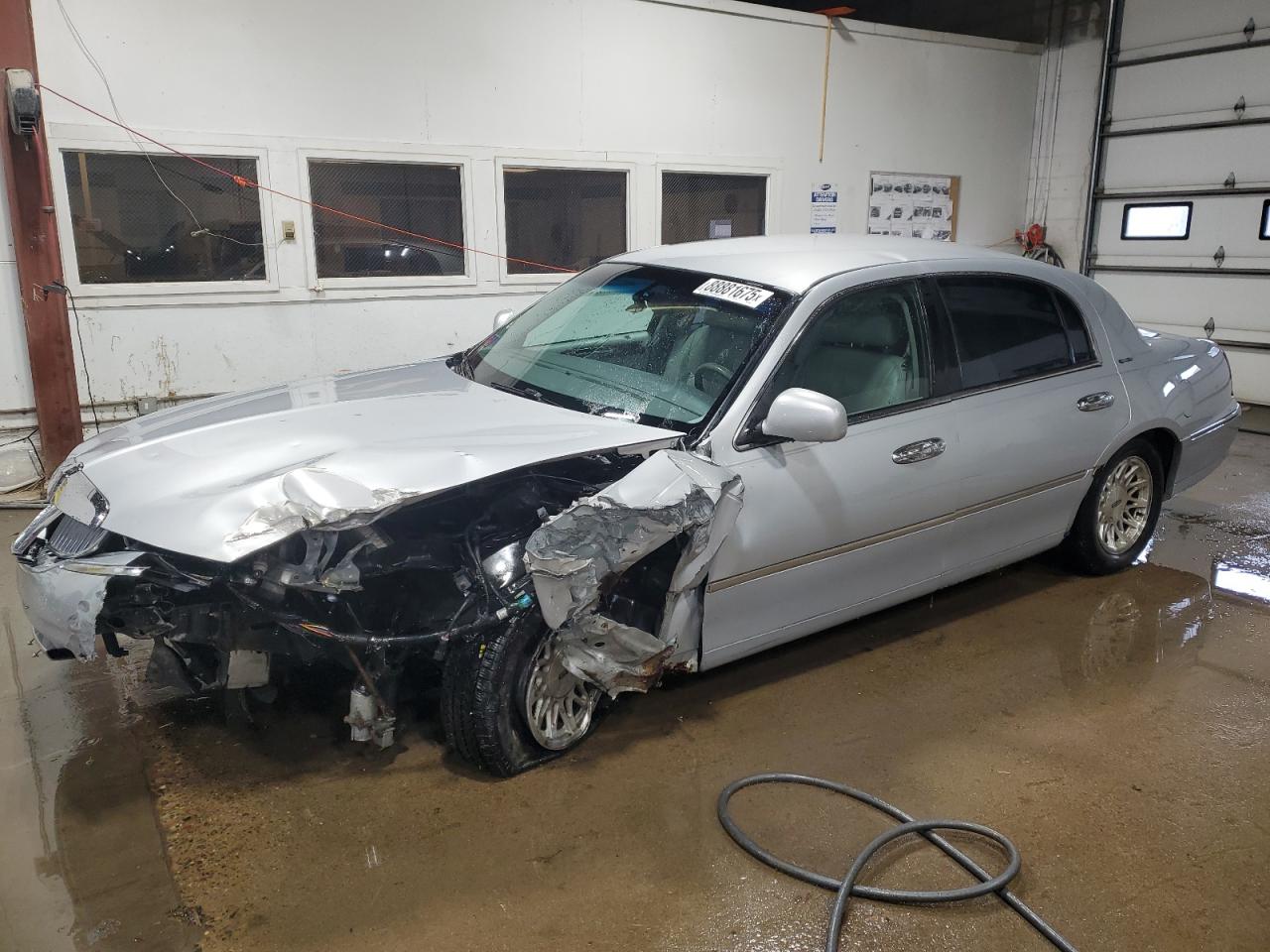1998 Lincoln Town Car - Image 1