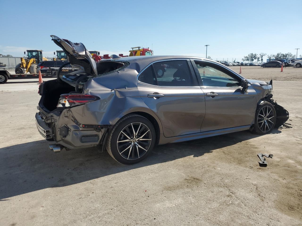 2022 Toyota Camry - Image 3