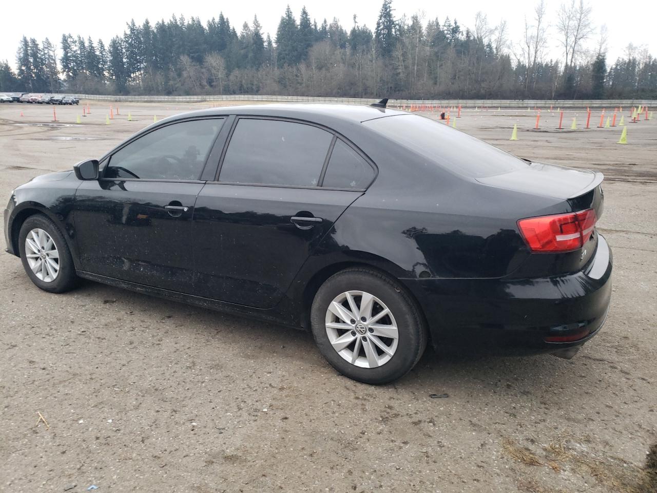 2015 Volkswagen Jetta - Image 2
