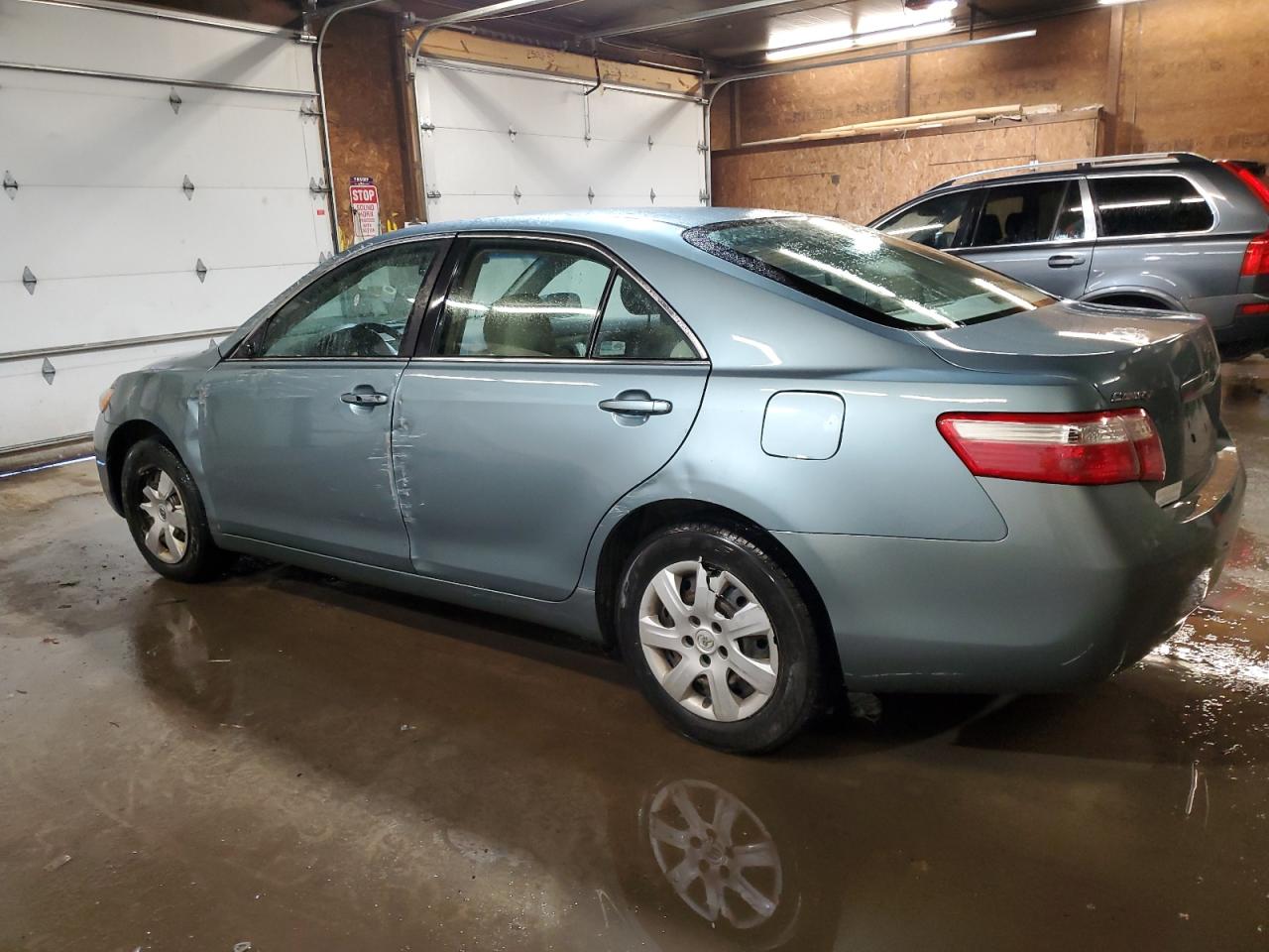 2009 Toyota Camry - Image 2