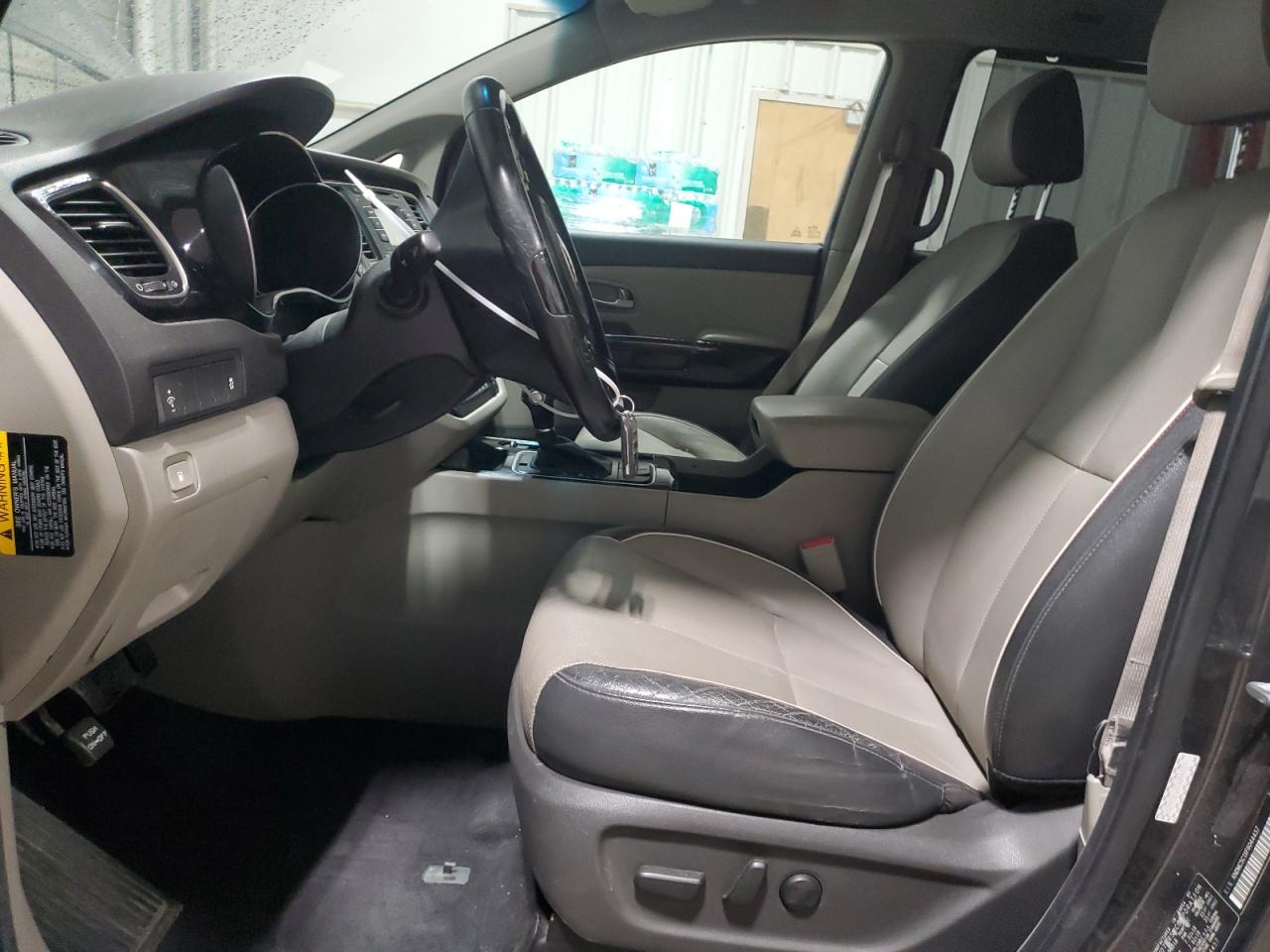 2015 Kia Sedona - Image 7