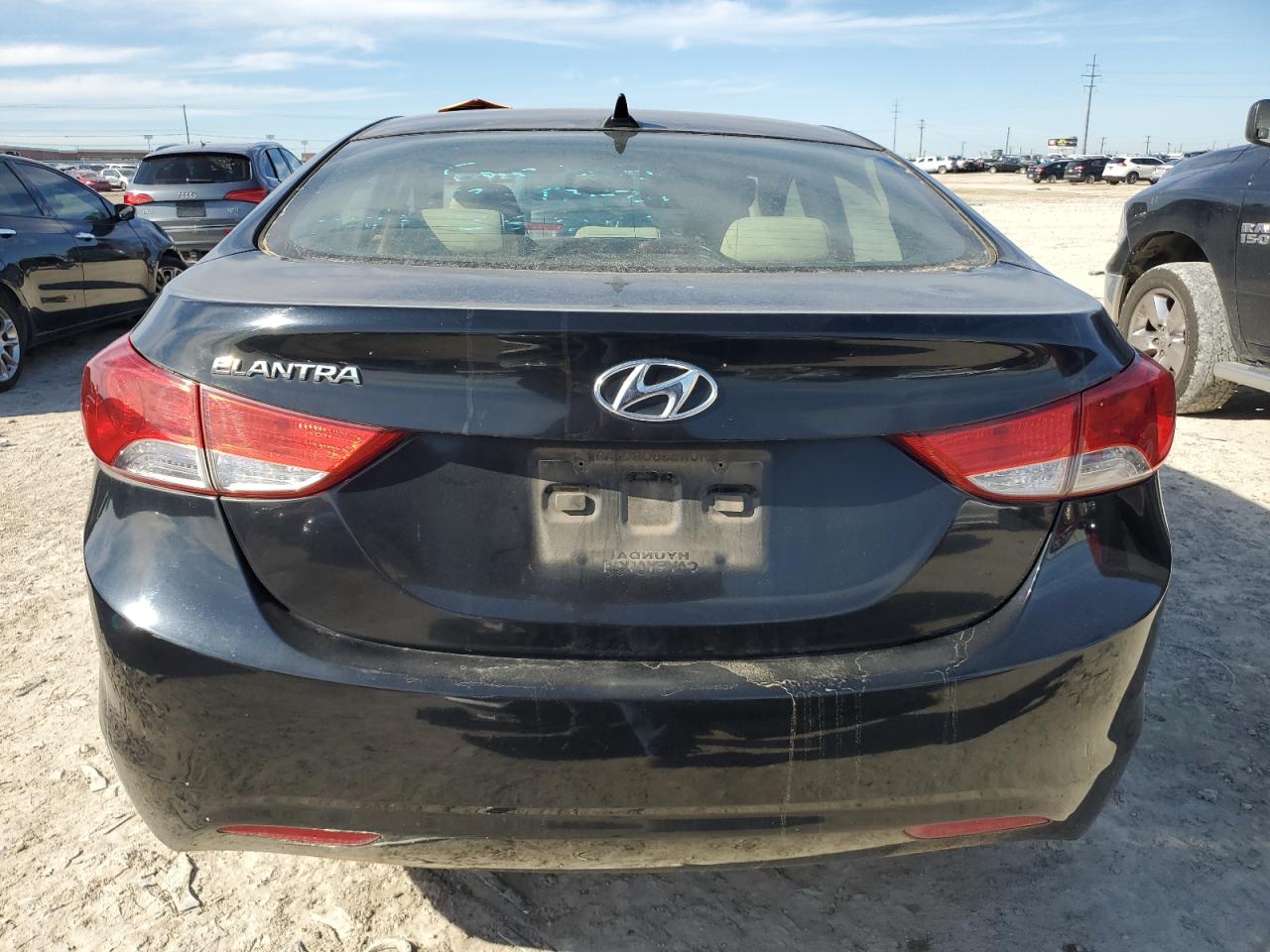 2012 Hyundai Elantra - Image 6