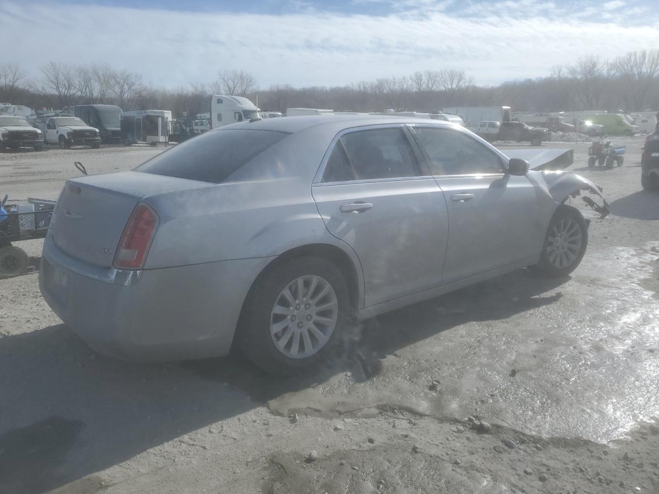 2013 Chrysler 300 - Image 3