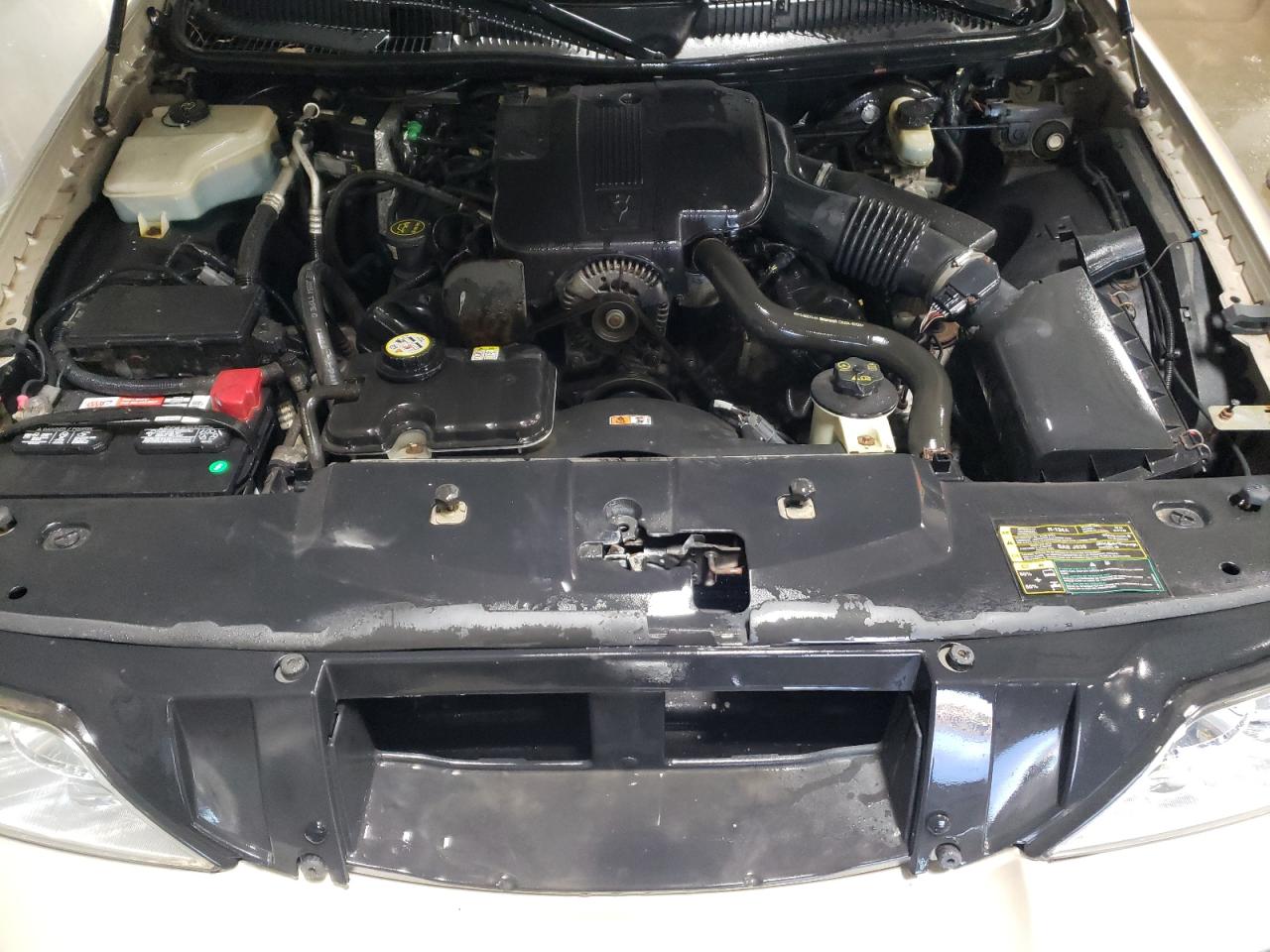 2004 Lincoln Town Car - Image 11