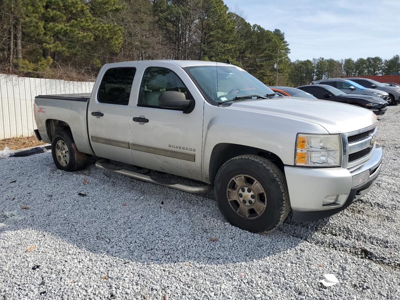 2011 Chevrolet Silverado - Image 4
