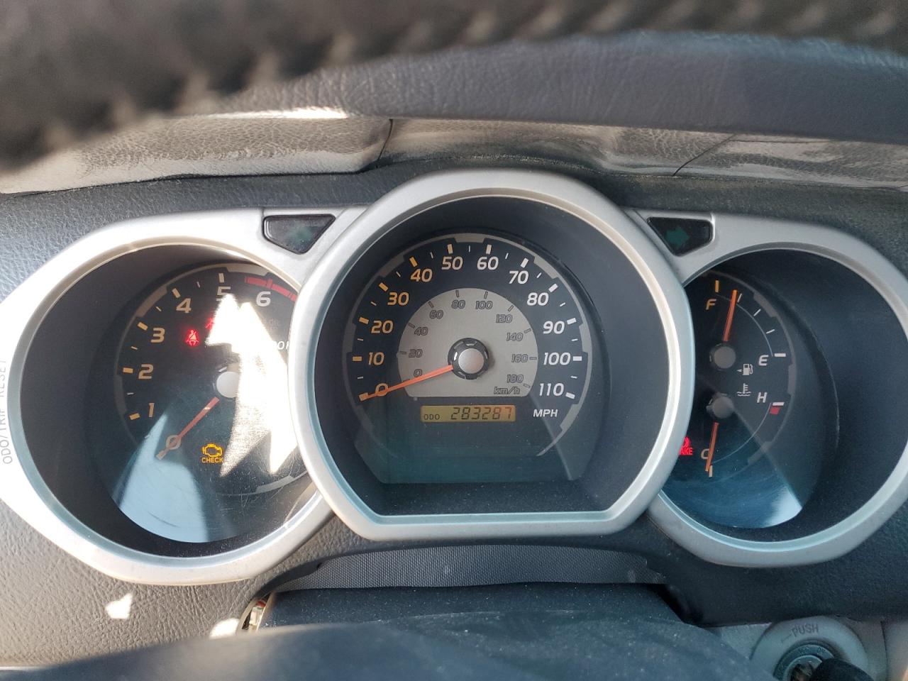 2004 Toyota 4Runner - Image 9