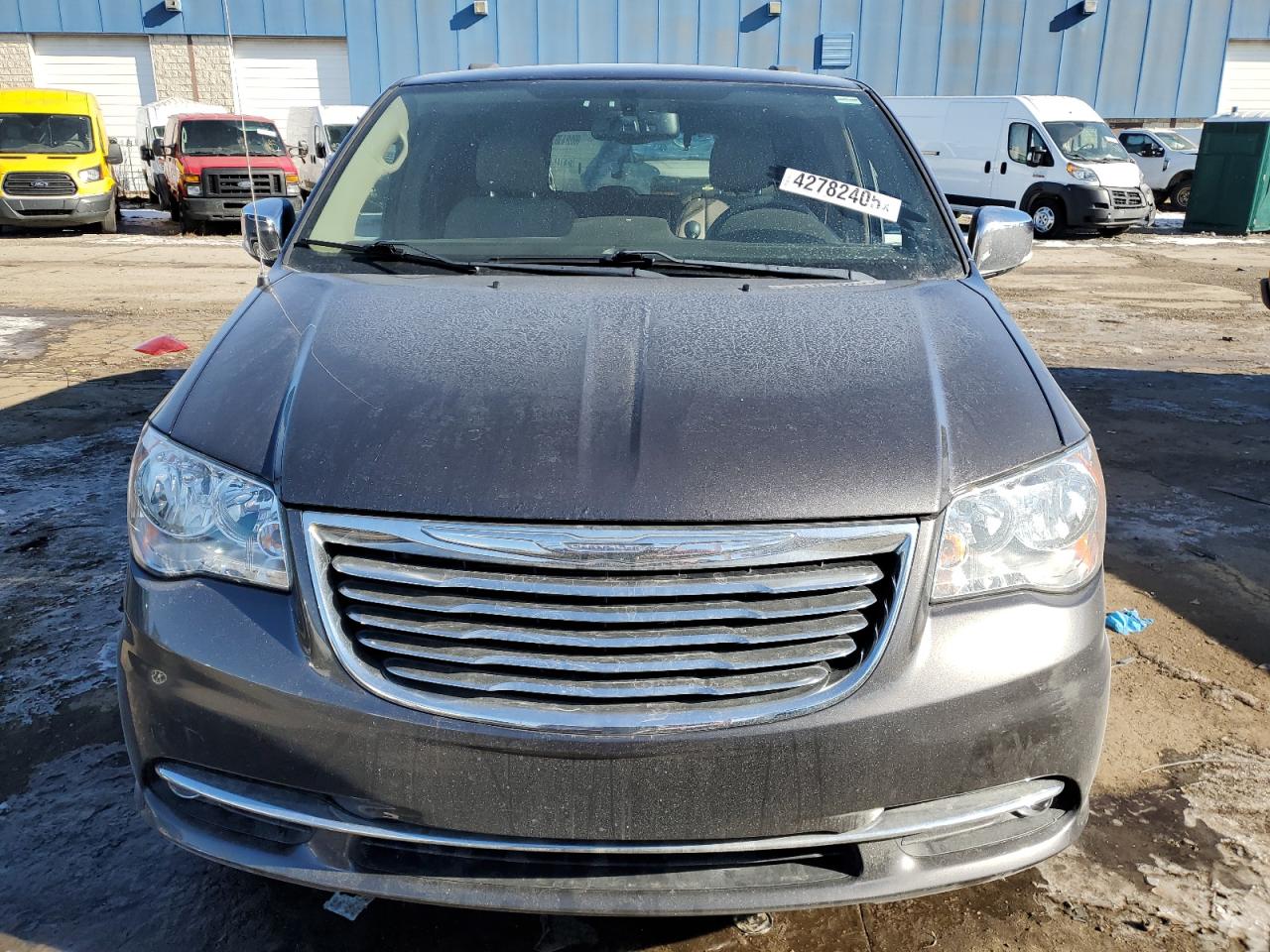 2016 Chrysler Town & Country - Image 5