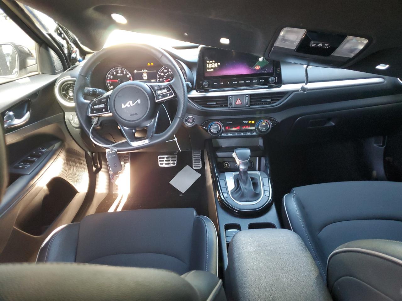 2024 Kia Forte - Image 8