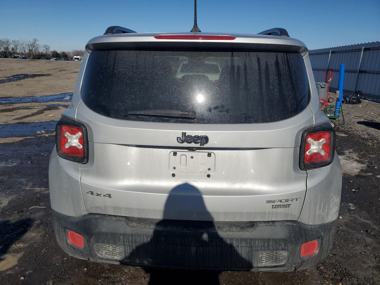 2017 Jeep Renegade - Image 6