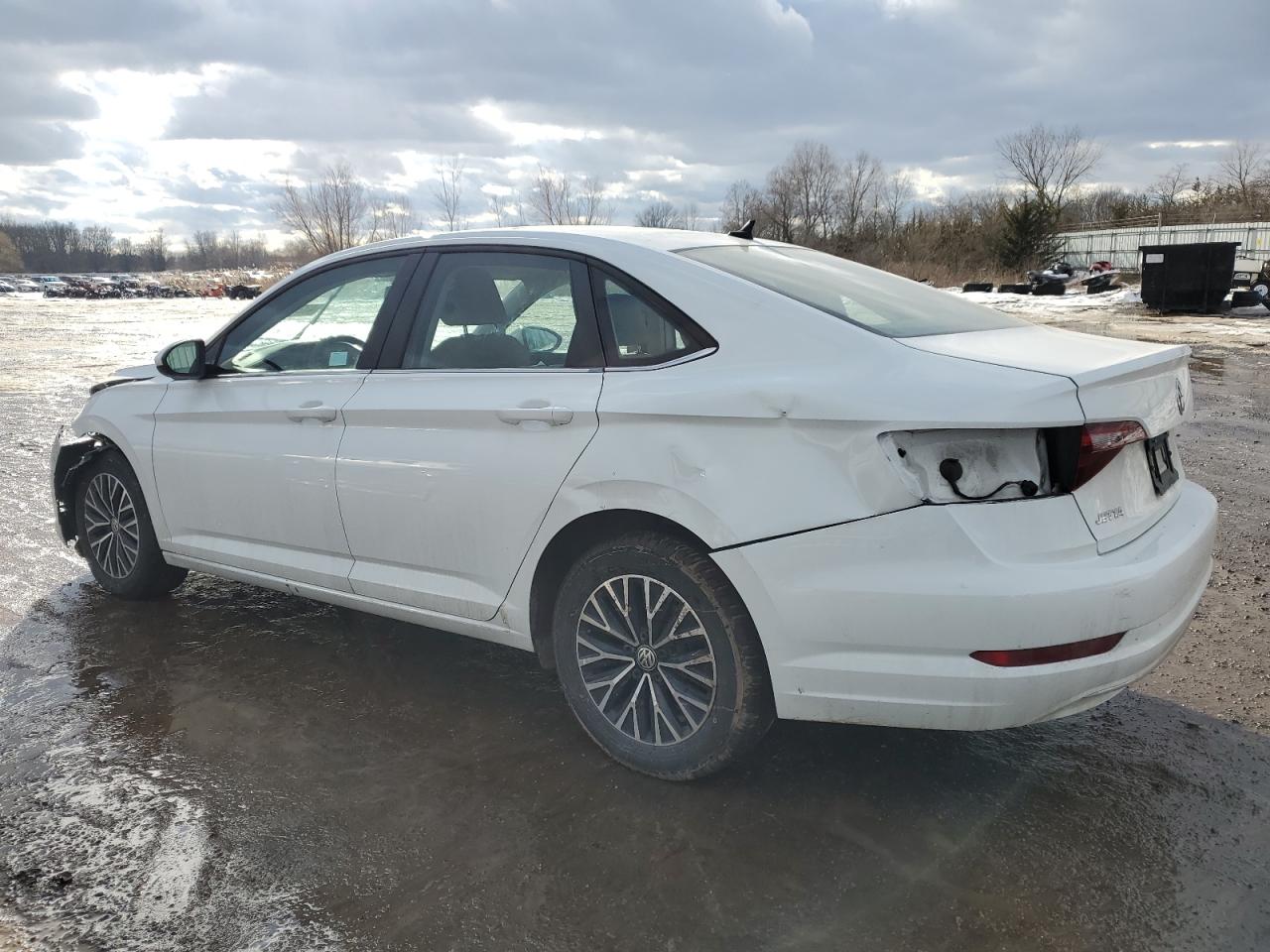 2019 Volkswagen Jetta - Image 2