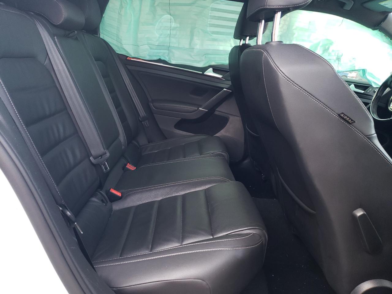 2016 Volkswagen Golf - Image 10