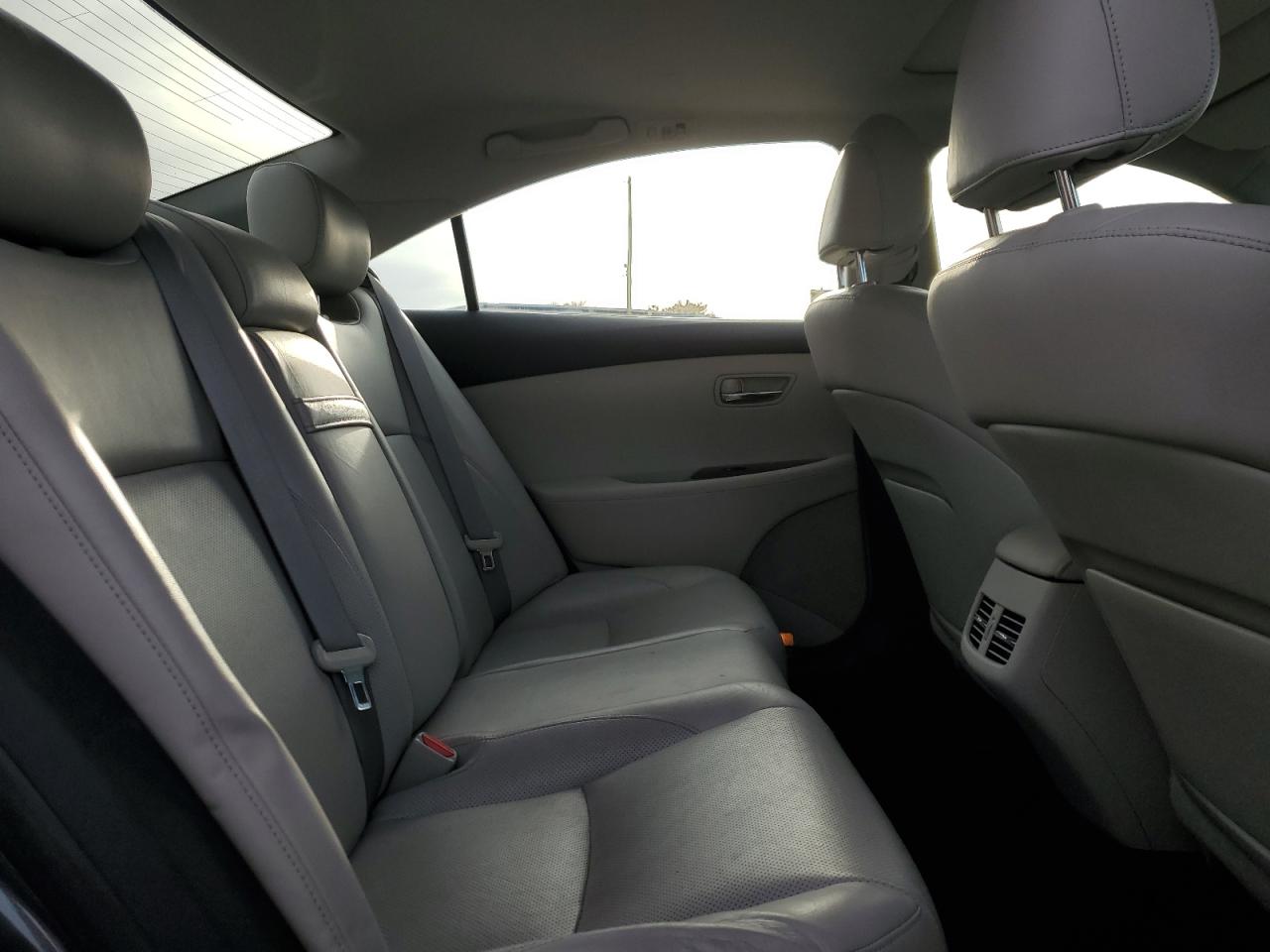2012 Lexus ES - Image 11