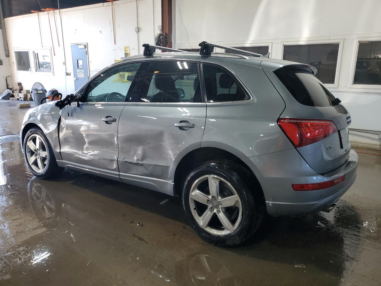 2010 Audi Q5 - Image 2