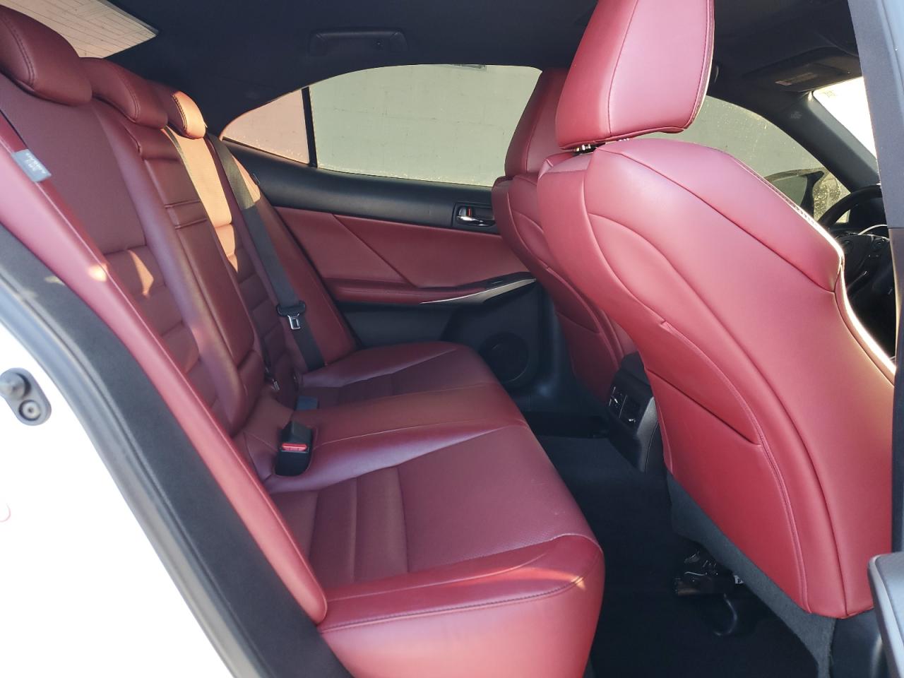 2015 Lexus IS - Image 10