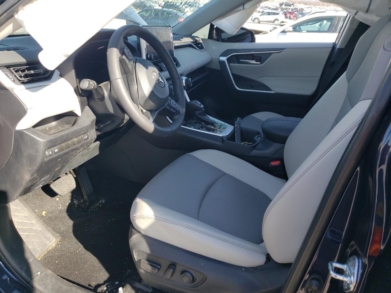 2024 Toyota RAV 4 - Image 7