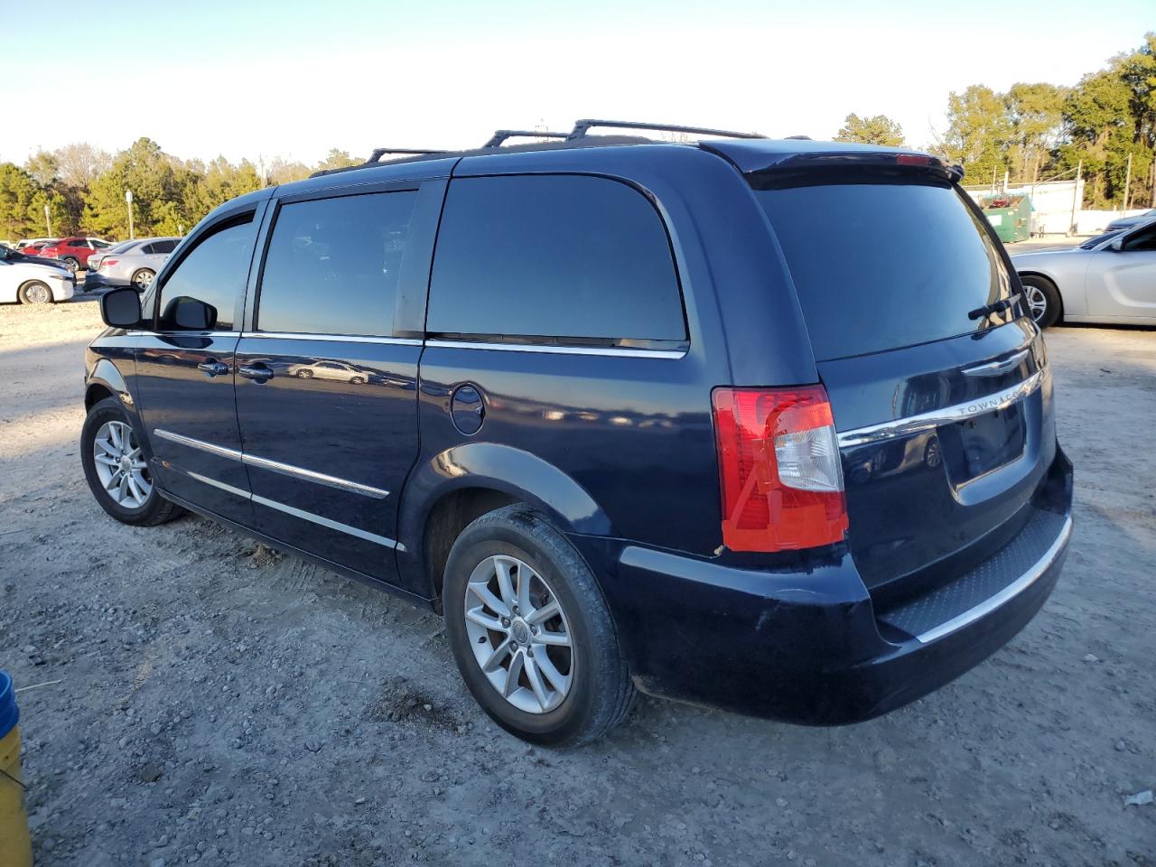 2015 Chrysler Town & Country - Image 2