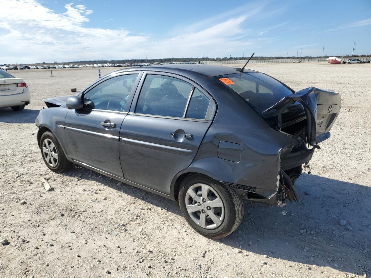 2008 Hyundai Accent - Image 2