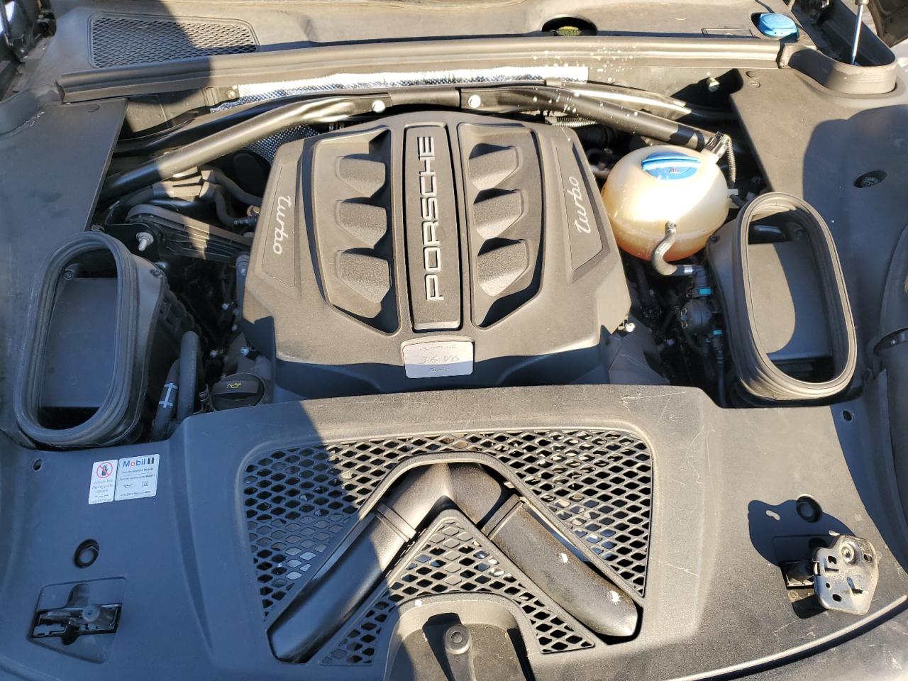 2017 Porsche Macan Turbo VIN: WP1AF2A52HLB61144 Lot: 42358875