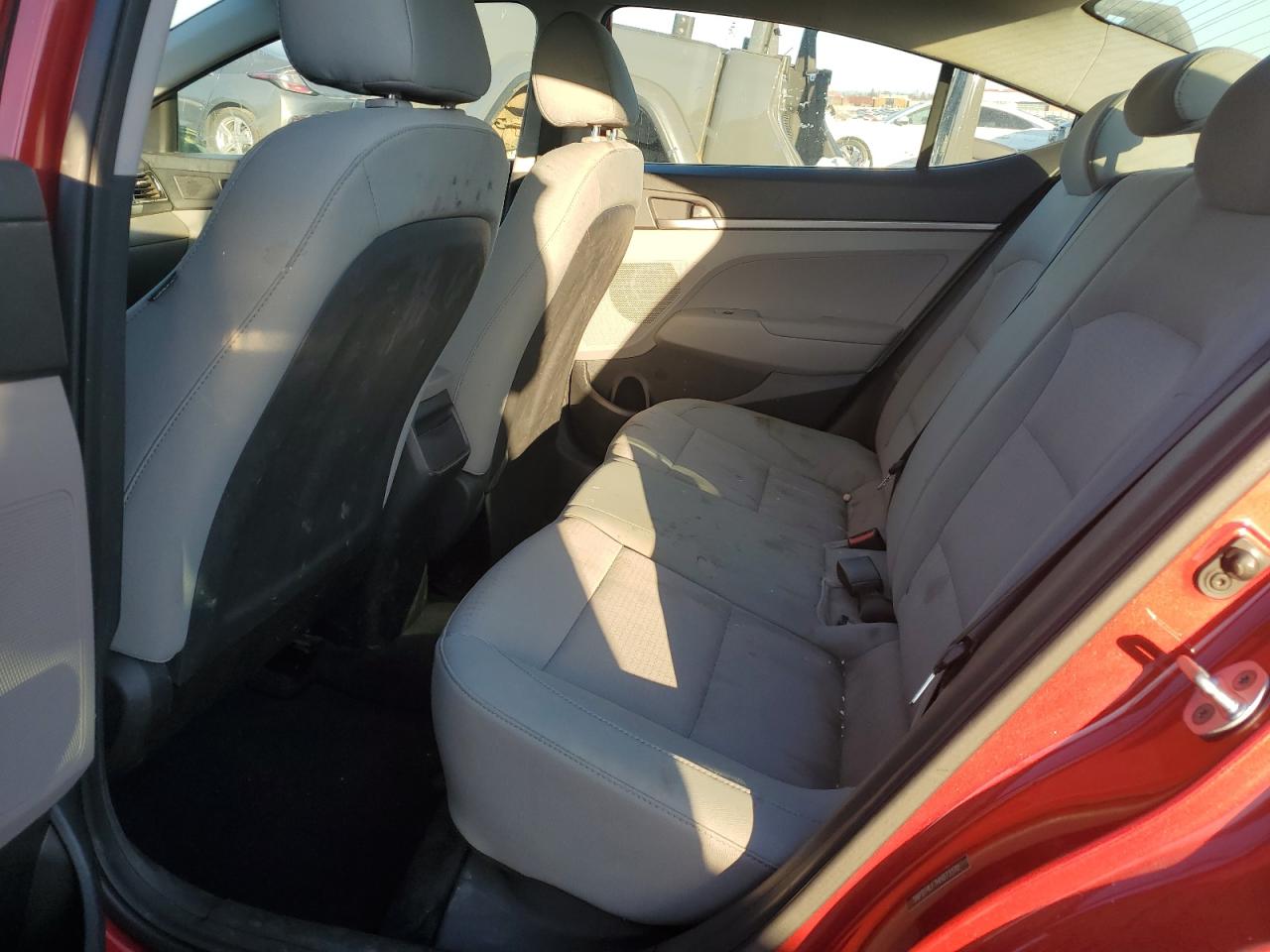 2017 Hyundai Elantra - Image 10