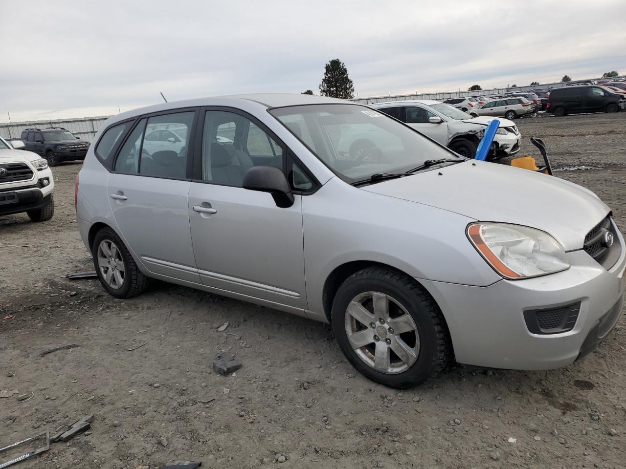2007 Kia Rondo - Image 4