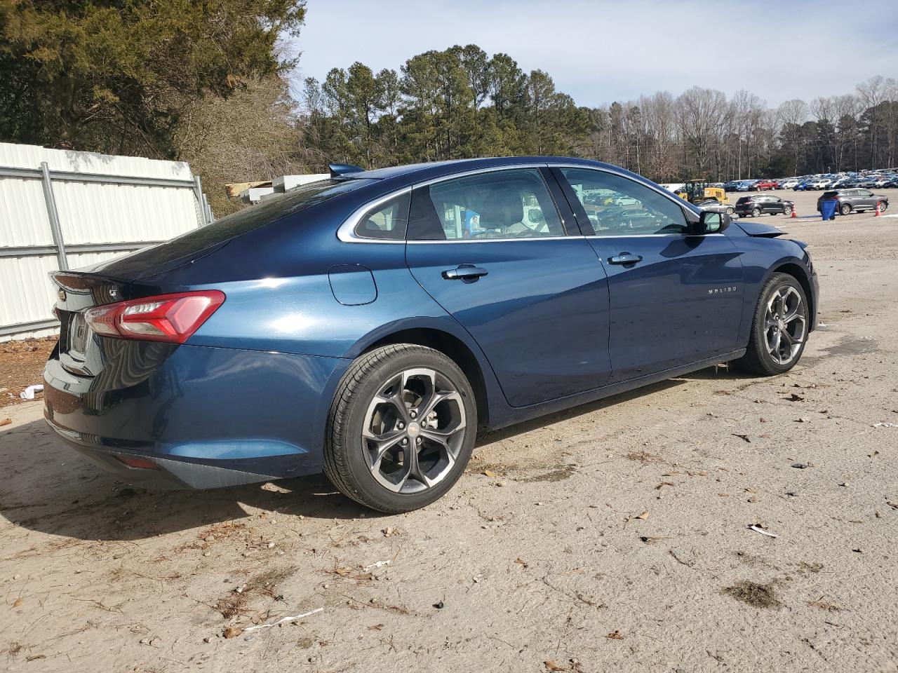 2022 Chevrolet Malibu - Image 3