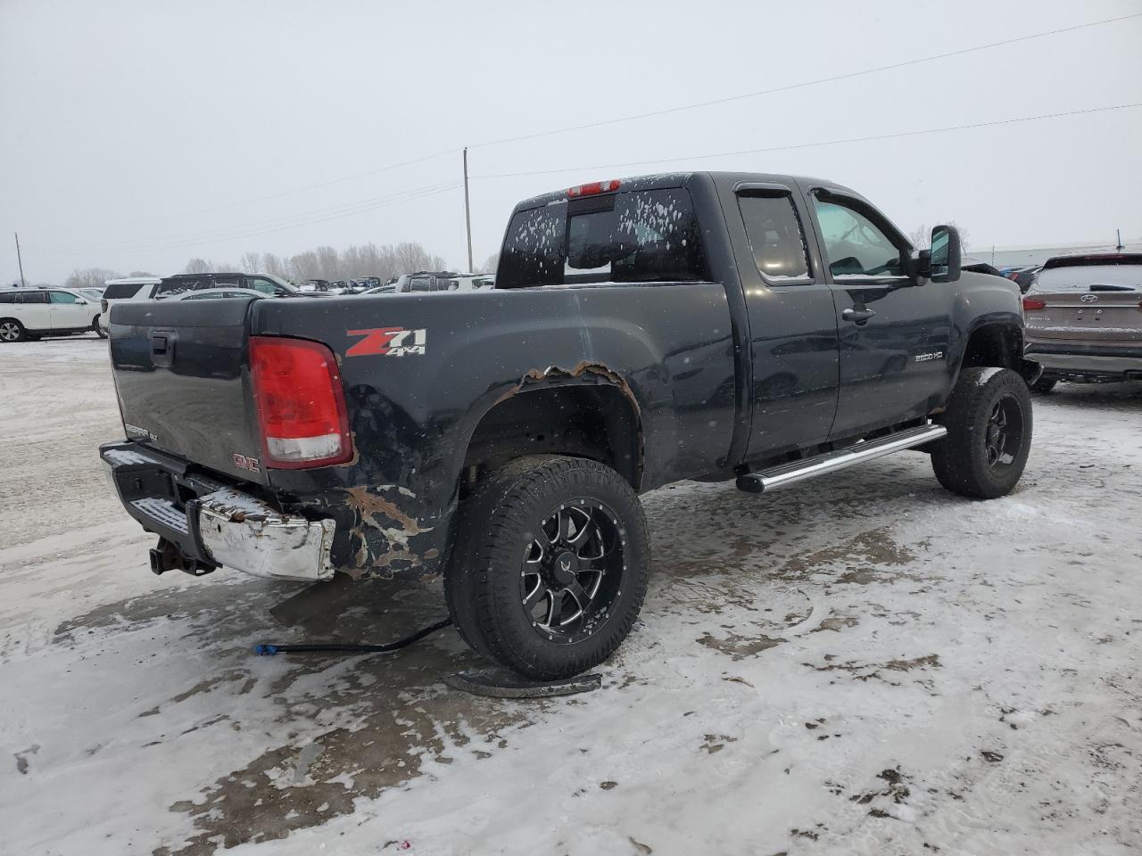 2011 GMC Sierra - Image 3